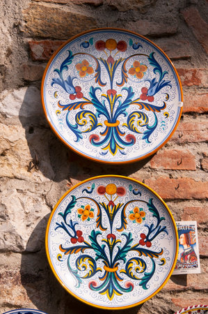 Pottery tourist items being sold at Sirmione on Lake Garda Italyのeditorial素材