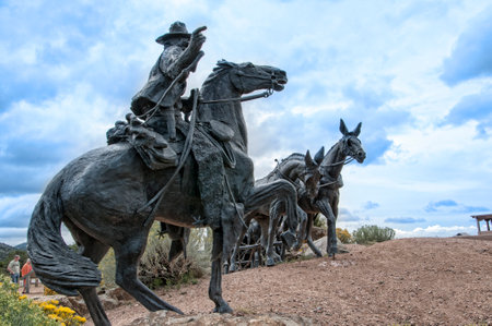Lifesize Sculpture that marks the end of the Pioneers Santa Fe Wagon Trains in the USAのeditorial素材