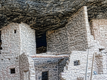 Mesa Verde National Park Colorado USA. There are about 600 cliff dwellings with the National Park. Most cliff dwellings are set in alcoves in the cliff house sandstone.のeditorial素材
