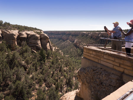 Mesa Verde National Park Colorado USA. There are about 600 cliff dwellings with the National Park. Most cliff dwellings are set in alcoves in the cliff house sandstone.のeditorial素材