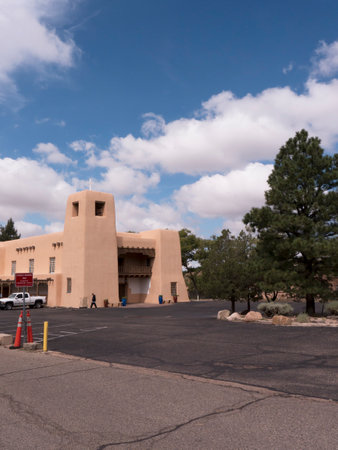 Typical adobe architecture in Santa Fe New Mexico USAのeditorial素材