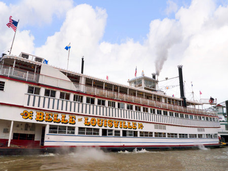 Paddlesteamer Riverboat on the River Ohio in Louisville Kentuckyのeditorial素材