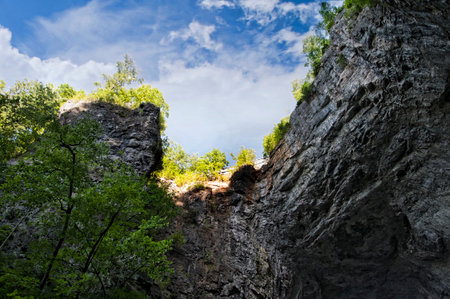 The Natural Bridge in Rockbridge County, Virginia, once owned by Thomas Jefferson, is a geological formation in which Cedar Creek  has carved out a gorgeのeditorial素材