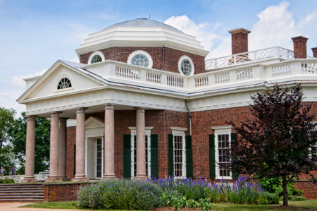 the graceful house built by Thomas Jefferson on the Potomac River near Richmond Virginia  USAのeditorial素材