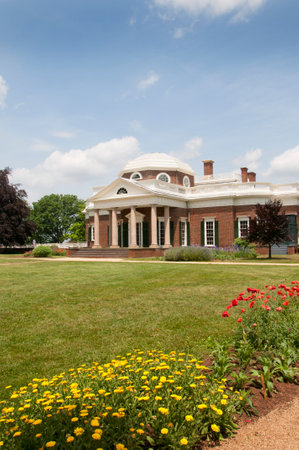 the graceful house built by Thomas Jefferson on the Potomac River near Richmond Virginia  USAのeditorial素材