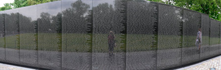 The Vietnam Wall with the names of the fallen in Washington DC USAのeditorial素材