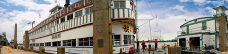 Paddlesteamer Riverboat on the River Ohio in Louisville Kentuckyのeditorial素材