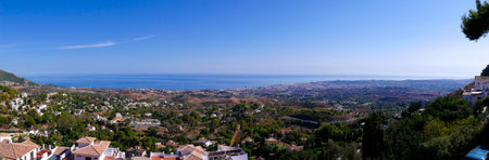 Mijas is one of the most beautiful 'white' villages of the Southern Spain area called Andalucia. It is in the Alpujarra mountains above the coastのeditorial素材