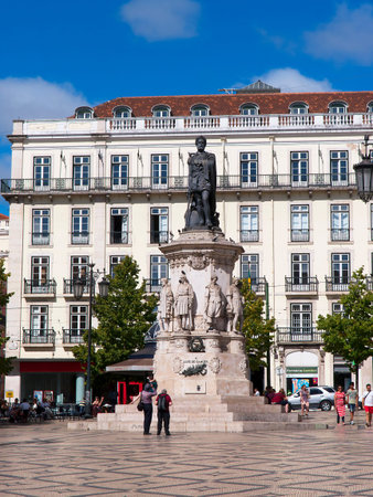 Statue of the poet in the Praca de Camoes In Lisbon Portugalのeditorial素材