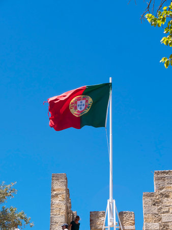 Sao Jorge Castle is a Moorish castle occupying a commanding hilltop overlooking the historic centre of the Portuguese city of Lisbon and Tagus River. The strongly fortified citadel dates from medieval period of Portuguese history, and is one of the main tのeditorial素材