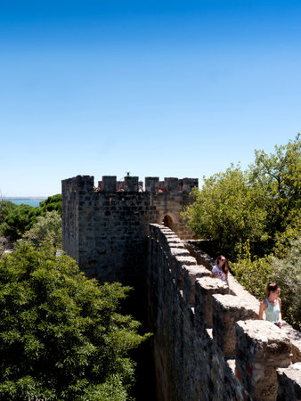 Sao Jorge Castle is a Moorish castle occupying a commanding hilltop overlooking the historic centre of the Portuguese city of Lisbon and Tagus River. The strongly fortified citadel dates from medieval period of Portuguese history, and is one of the main tのeditorial素材