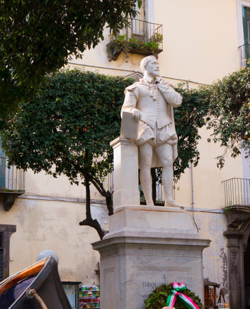 Statue of the poet Torquato Tasso in the Piazza Tasso in Sorrento Italyのeditorial素材