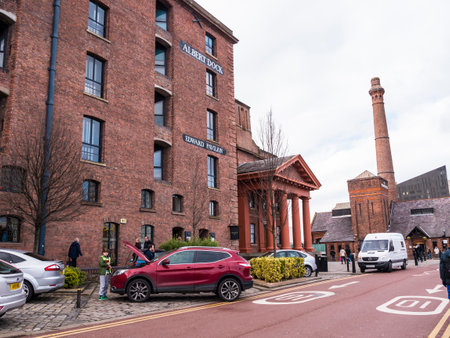 The Albert Dock is a complex of dock buildings and warehouses in Liverpool, England. Today the Albert Dock is one of Liverpool's most important tourist attractions and a vital component of the city's UNESCO world heritage Maritime Mercantile Cityのeditorial素材