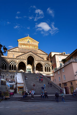 The Glittering Saint Andrew's Cathedral in Amalfi. The cathedral dates back to the 11th century. The stairs were built in 1203. It gleams in the Italian Sunshineのeditorial素材