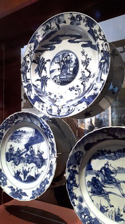 Chinese plates on display in museumのeditorial素材