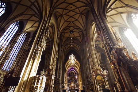 Vienna, AustriaOctober 24, 2015: Stephens cathedral interior. Wide Perspective photo of the Catholic Church.のeditorial素材