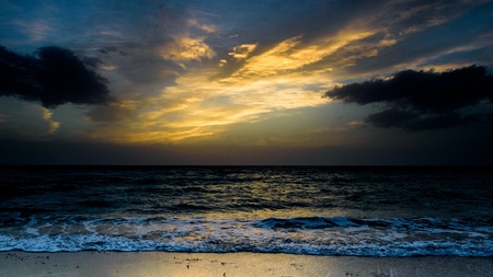 sunset reflectionsの写真素材