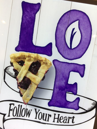 purple text love with pie to follow your heartのeditorial素材