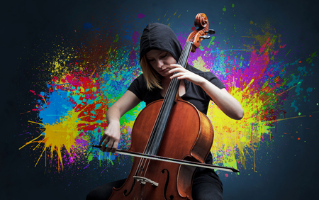 Young classical musician with colorful splotch wallpaper
の写真素材