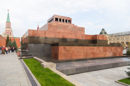 Moscow, Russia- 23 September 2014: View of the Moscow Kremlin and Lenins Mausoleum on the Red Square. Iconic resting place of Vladimir Lenin.のeditorial素材