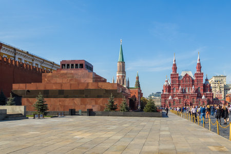 Moscow, Russia- 23 September 2014: View of the Moscow Kremlin and Lenins Mausoleum on the Red Square. Iconic resting place of Vladimir Lenin.のeditorial素材