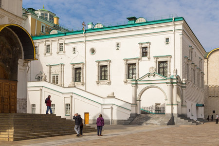 Moscow, Russia- 22 September 2014: View of the Faceted Chamber. People on the square. Museum of the Moscow Kremlin.のeditorial素材