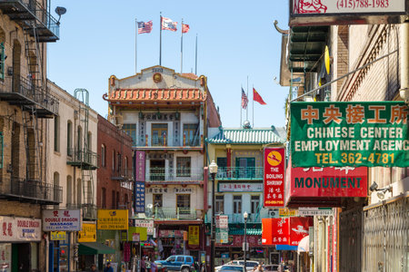 San Francisco, California, USA- 07 June 2015: Downtown city life in a busy street of Chinatown San Francisco. The largest and oldest concentration of Chinese immigration in this city.のeditorial素材