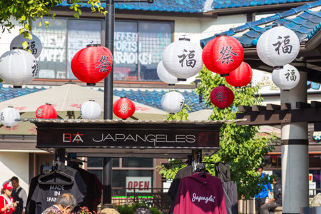 Los Angeles, California, USA- 11 June 2015: White and red lanterns in Japanese Village Plaza Mall.のeditorial素材