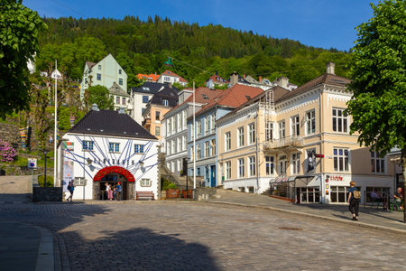 Bergen, Norway - 27 May 2018: Entrance to the Floibanen cable car. A white building on a green hill background.のeditorial素材