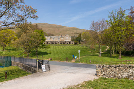 Sedbergh, Yorkshire, UK - April 20, 2019: View of the buildings of the Sedbergh village. beautiful garden. Sunny spring day. Yorkshire Dales, UKのeditorial素材