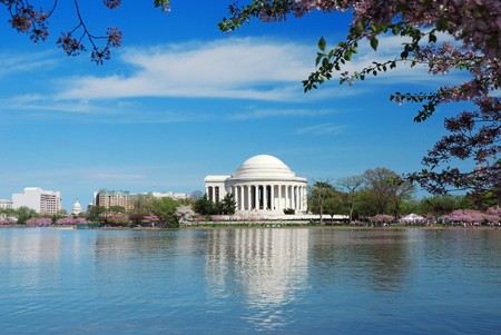 Jefferson national memorial with cherry blossom in Washington DC.のeditorial素材