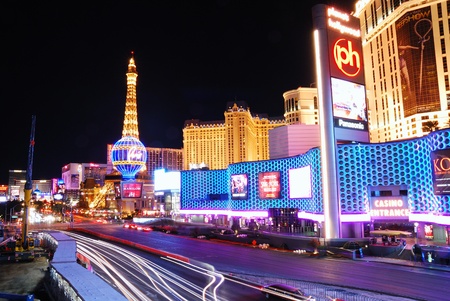 LAS VEGAS - MAR 4: Paris Las Vegas hotel and Casino sign in the shape of the Montgolfier balloon with the theme of Paris in France on March 4, 2010 in Las Vegas, Nevada.のeditorial素材