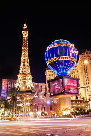 LAS VEGAS - MAR 4: Paris Las Vegas hotel and Casino Eiffel Tower replica with the theme of the city of Paris in France on March 4, 2010 in Las Vegas, Nevada.のeditorial素材