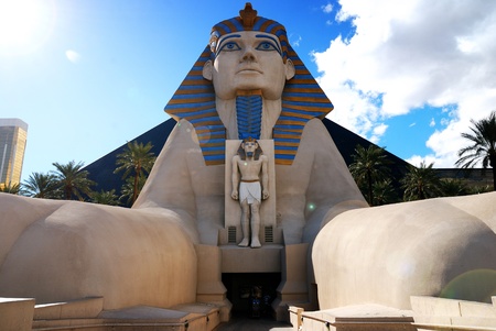 LAS VEGAS - MAR 4: Statue of Sphinx blue beam from Luxor Hotel Casino, March 4, 2010 in Las Vegas, Nevada. The Luxor is among the most recognizable hotels on the popular Vegas strip because of its striking design and bright light.のeditorial素材