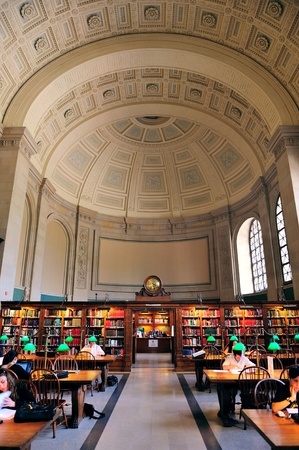 BOSTON, MA - JUN 20: Boston Library interior on June 20, 2011 in Boston, Massachusetts. The Boston Public Library is the first publicly supported municipal library in US with collection of 8.9 million books.のeditorial素材