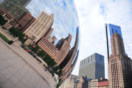 CHICAGO, IL - Oct 6: Cloud Gate and Chicago skyline on October 6, 2011 in Chicago, Illinois. Cloud Gate is the artwork of Anish Kapoor as the famous landmark of Chicago in Millennium Park.のeditorial素材