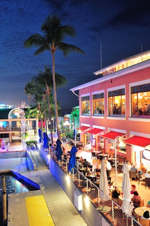 MIAMI, FL - FEB 8: Bayside Marketplace at night on February 8, 2012 in Miami, Florida. It is a festival marketplace and the top entertainment complex in Downtown Miami attracting 15M people annually.のeditorial素材