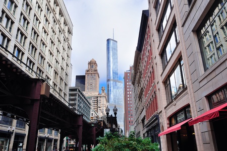 Chicago downtown street view with skyscraper building.のeditorial素材