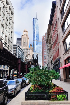Chicago downtown street view with skyscraper building.のeditorial素材
