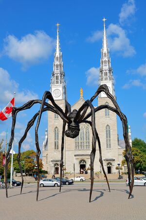 Ottawa, CANADA - SEP 8: Ottawa city street view on September 8, 2012 in Ottawa, Canada. With population of 883,391 as in 2011 and as the capital of Canada, it is the fourth largest city in the country.のeditorial素材