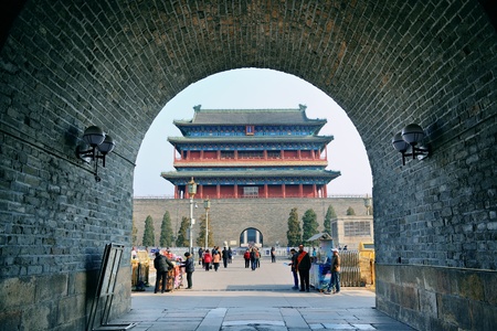 BEIJING, CHINA - APR 6: Beijing street view on April 6, 2013 in Beijing, China. It is the second largest Chinese city and the nation's political, cultural, educational center.のeditorial素材