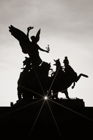 Statue silhouette with sunray in London.の写真素材