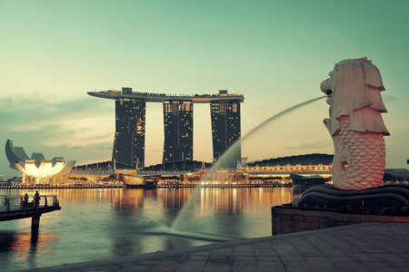 Singapore skyline with urban buildings over waterのeditorial素材