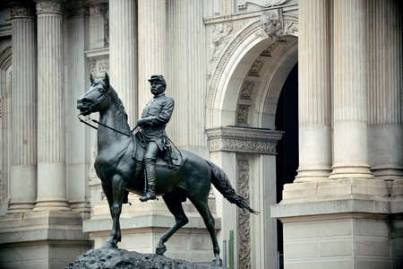 General Geo. B. Mcclellan statue in front of City Hall in Philadelphiaのeditorial素材