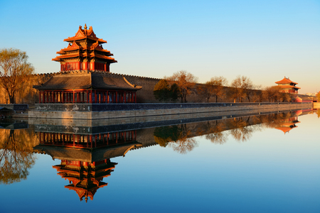 Imperial Palace over lake in the morning in Beijing.のeditorial素材