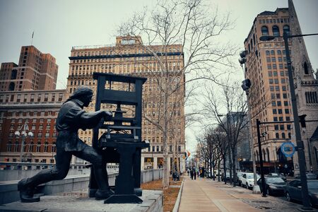 PHILADELPHIA, PENNSYLVANIA - MAR 26: City street view with statue on March 26, 2015 in Philadelphia. It is the largest city in Pennsylvania and the fifth in the United States.のeditorial素材