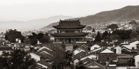DALI, CHINA - DEC 5: Street view on December 5, 2014 in Dali, China. Dali is the ancient capital of Nanzhao in 8-9th centuries and Kingdom of Dali and major travel attractions in China.のeditorial素材