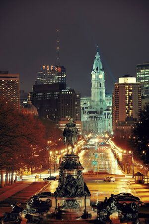 PHILADELPHIA, PENNSYLVANIA - MAR 26: City street view with urban buildings on March 26, 2015 in Philadelphia. It is the largest city in Pennsylvania and the fifth in the United States.のeditorial素材