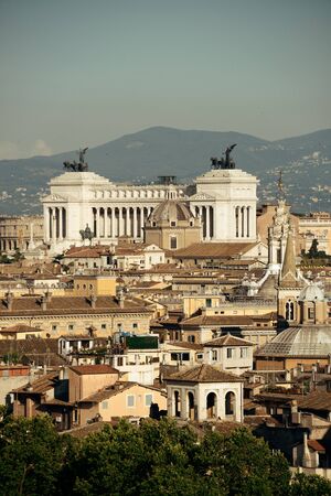 Monumento Nazionale a Vittorio Emanuele II as the famouse landmark historic architecture in Rome Italyのeditorial素材