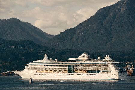VANCOUVER, BC - AUG 17: Cruise ship in sea on August 17, 2015 in Vancouver, Canada. With 603k population, it is one of the most ethnically diverse cities in Canada.のeditorial素材